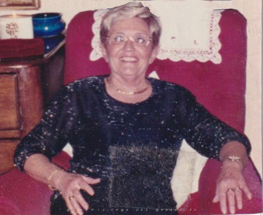 30 JACQUELINE VILLANUEVA NEE ANDREOLETTI INSTITUTRICE A ORAN.jpg